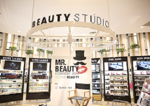 美妆潮流店利用精油香薰机让小姐姐们对这家店情有独钟 美妆潮流店利用精油香薰机让小姐姐们对这家店情有独钟